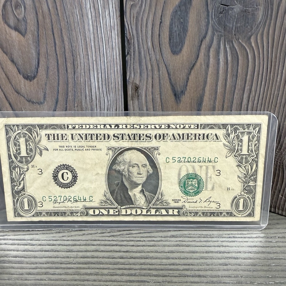 Error Misaligned  Serial Number - ‎ 1 Dollar Bill 1981